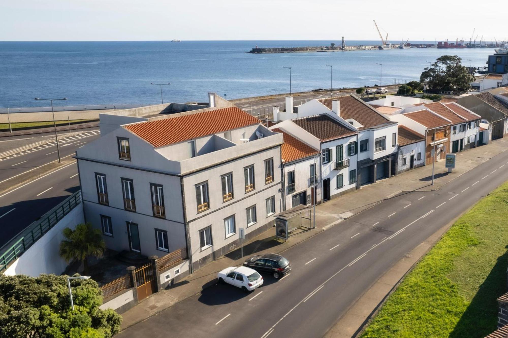 Отель Seaside House Понта-Делгада Экстерьер фото
